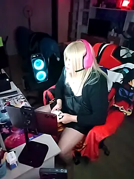 JulietteMaitresse online show from March 22, 2026, 4:27 am