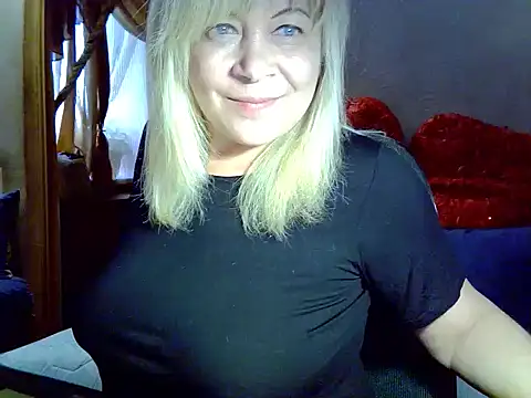 AgoniA7 online show from April 25, 2026, 3:42 pm