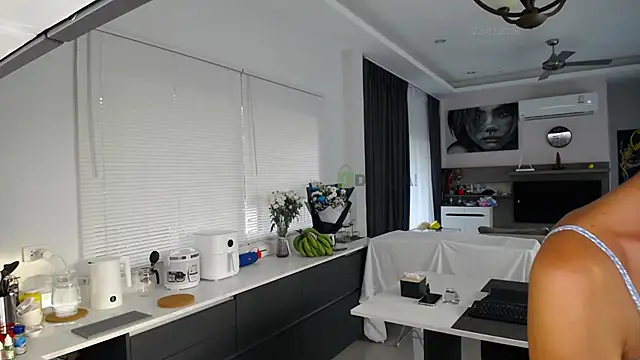 Snapshot of _Anna_Shine_ chatting on February 23, 2026, 10:49 am Anna Shine online show from February 23, 2026, 10:49 am