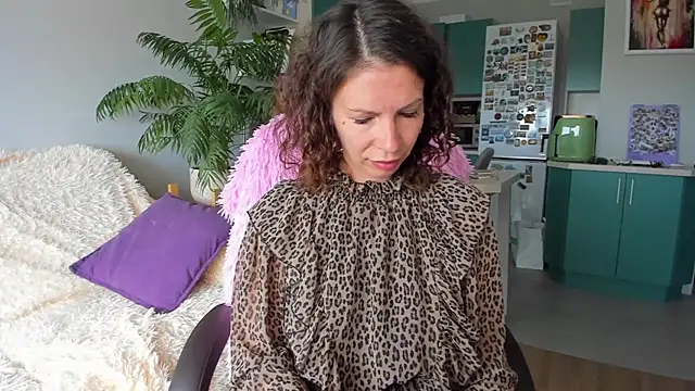 ChristinaGlory online show from June 16, 2026, 10:04 am