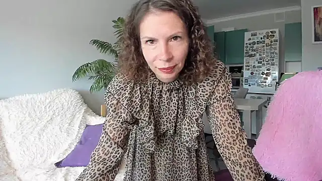 ChristinaGlory online show from June 19, 2026, 7:03 am
