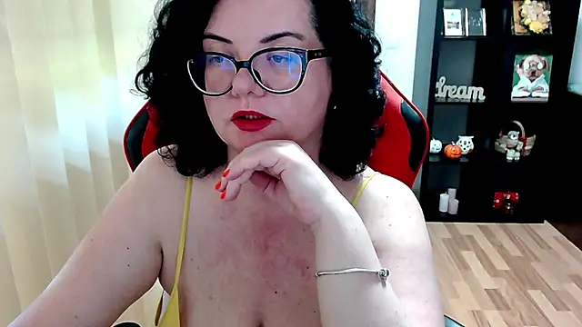 MissTroublle online show from May 11, 2026, 9:32 am