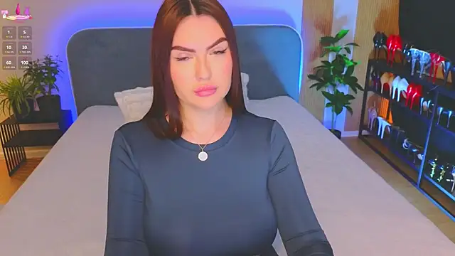 Kira from UA online show from July 14, 2026, 9:21 pm