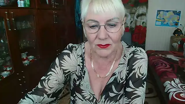 JenaCheim online show from May 5, 2026, 5:32 am