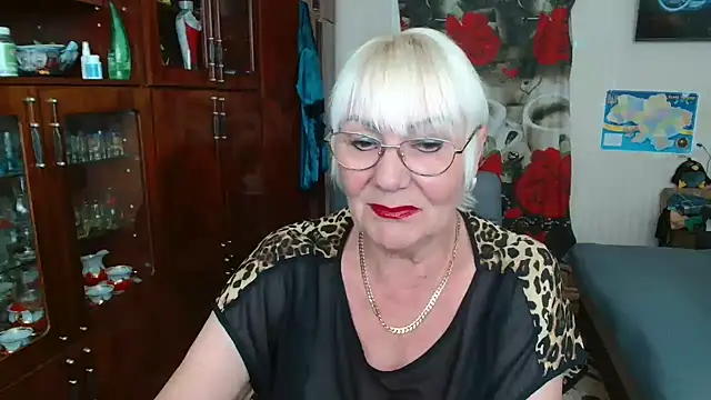 Snapshot of JenaCheim chatting on June 19, 2026, 5:46 am JenaCheim online show from June 19, 2026, 5:46 am