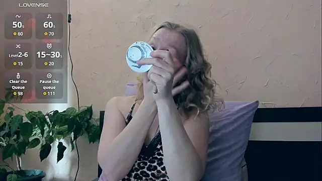 Snapshot of I_AM_MILF chatting on March 3, 2026, 8:10 am I AM MILF online show from March 3, 2026, 8:10 am