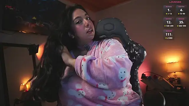 Snapshot of coraline_latin chatting on July 1, 2026, 10:48 am coraline latin online show from July 1, 2026, 10:48 am