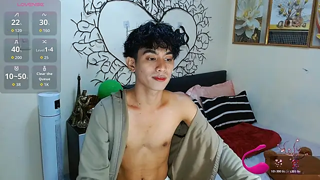 WildestTwink online show from November 11, 2025, 4:57 pm