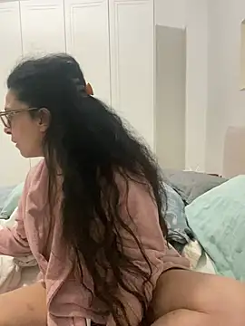 crudeliafrancy online show from March 18, 2026, 10:29 am