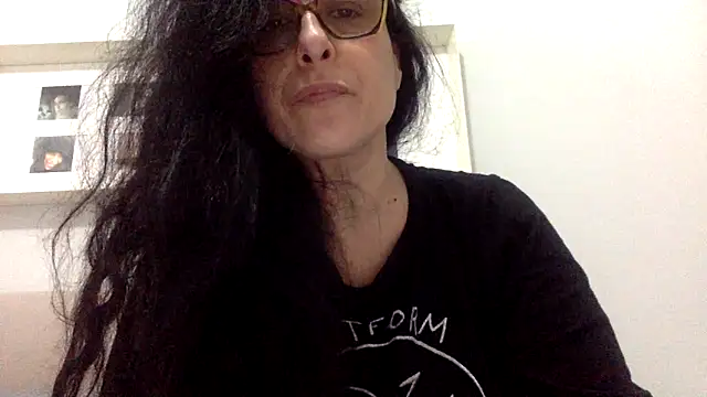 crudeliafrancy online show from March 9, 2026, 5:27 pm