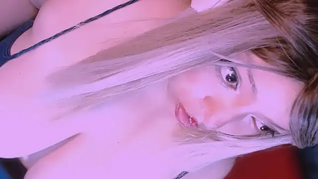 Snapshot of Honey_Lucy1 chatting on July 11, 2026, 12:05 pm Honey Lucy1 online show from July 11, 2026, 12:05 pm