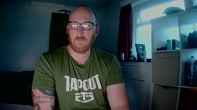 Snapshot of Tilerdadbod chatting on July 4, 2026, 8:57 pm Tilerdadbod online show from July 4, 2026, 8:57 pm