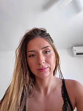 Snapshot of StracciaStella- chatting on July 7, 2026, 3:04 pm StracciaStella- online show from July 7, 2026, 3:04 pm