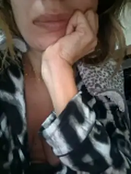 Snapshot of fammefatale1987 chatting on November 30, 2025, 7:58 pm fammefatale1987 online show from November 30, 2025, 7:58 pm