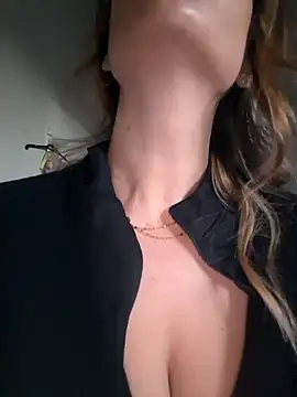 Snapshot of fammefatale1987 chatting on November 28, 2025, 3:34 pm fammefatale1987 online show from November 28, 2025, 3:34 pm