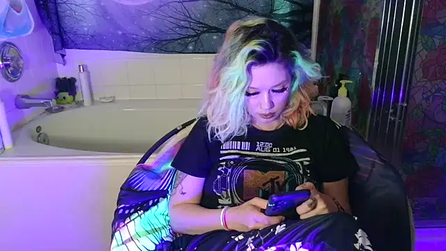 TEXASMARYYYJANE online show from May 27, 2026, 1:18 pm