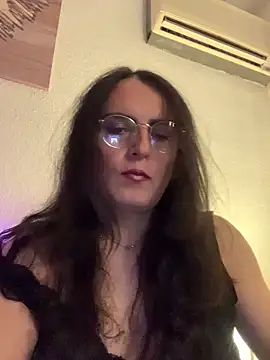 Snapshot of Chic_desire chatting on May 9, 2026, 8:56 pm Chic desire online show from May 9, 2026, 8:56 pm