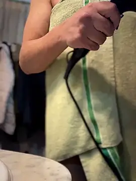 Chic desire online show from February 17, 2026, 6:05 pm