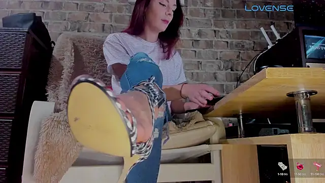 MrsVenus online show from September 22, 2025, 5:02 am