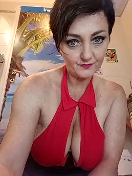 lucillabollente online show from June 5, 2026, 6:52 am