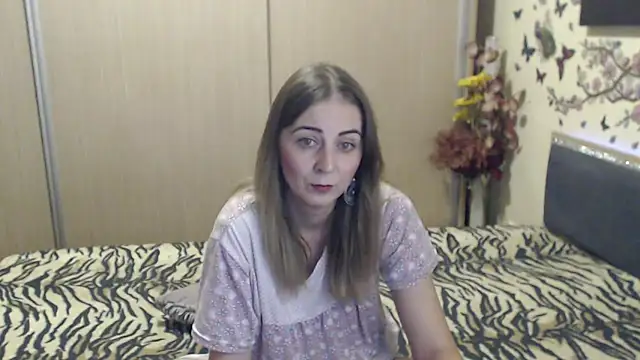 Snapshot of MirabelaSweet chatting on March 17, 2026, 9:12 am MirabelaSweet online show from March 17, 2026, 9:12 am