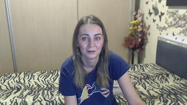 Snapshot of MirabelaSweet chatting on February 26, 2026, 1:00 pm MirabelaSweet online show from February 26, 2026, 1:00 pm