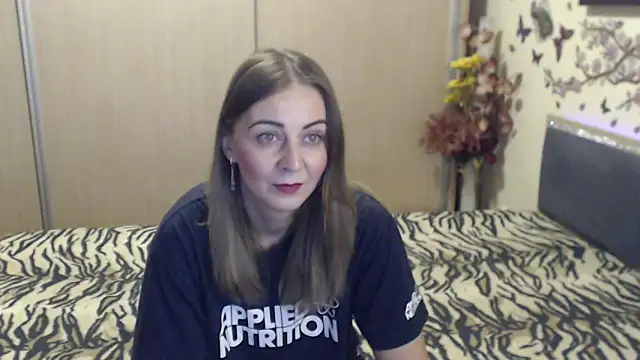 Snapshot of MirabelaSweet chatting on February 13, 2026, 1:11 pm MirabelaSweet online show from February 13, 2026, 1:11 pm