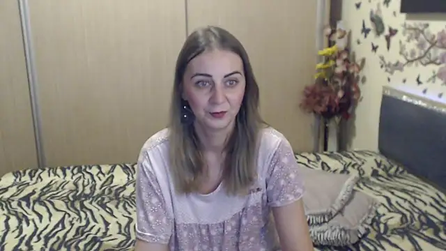 Snapshot of MirabelaSweet chatting on March 6, 2026, 11:49 am MirabelaSweet online show from March 6, 2026, 11:49 am