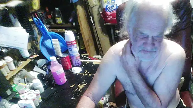 Snapshot of russtee chatting on January 10, 2026, 6:36 pm russtee online show from January 10, 2026, 6:36 pm