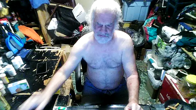 Snapshot of russtee chatting on October 3, 2025, 9:49 pm russtee online show from October 3, 2025, 9:49 pm