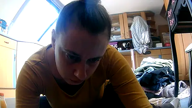 SexyAmanda32 online show from September 24, 2025, 7:37 am