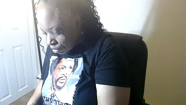 Snapshot of Sexymona1218 chatting on June 18, 2026, 6:45 am Sexymona1218 online show from June 18, 2026, 6:45 am