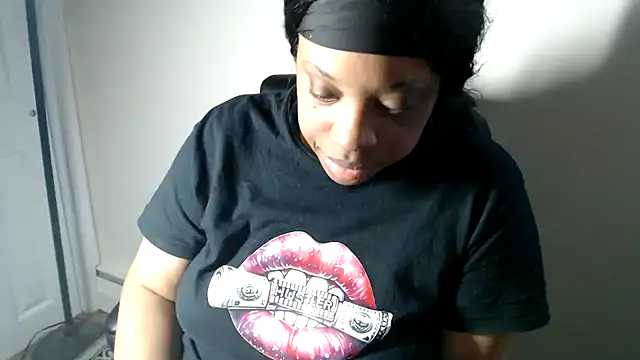 Sexymona1218 online show from February 28, 2026, 10:31 pm