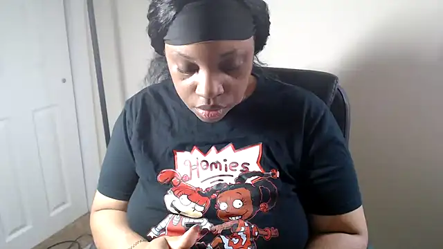 Snapshot of Sexymona1218 chatting on May 27, 2026, 1:40 pm Sexymona1218 online show from May 27, 2026, 1:40 pm