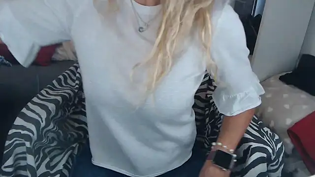 jessica hot76 online show from October 12, 2025, 3:35 pm