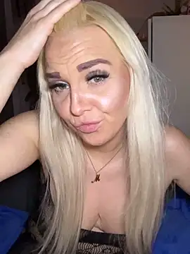 MIA-XXX online show from December 21, 2025, 8:42 pm