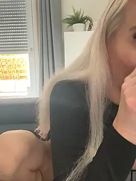 MIA-XXX online show from September 11, 2025, 1:55 pm