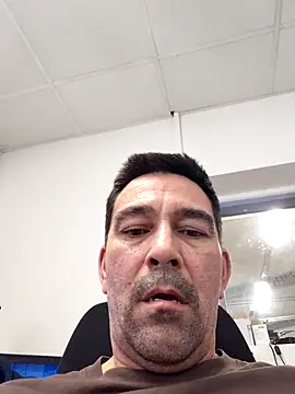 Snapshot of dick81 chatting on May 6, 2026, 11:47 am dick81 online show from May 6, 2026, 11:47 am