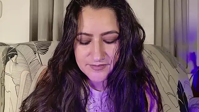 DeesseLuxure online show from January 17, 2026, 6:17 am