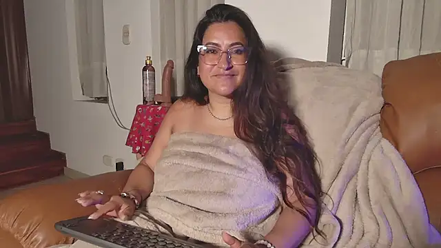 DeesseLuxure online show from March 7, 2025, 10:13 am