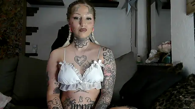 Snapshot of RoxxyInk chatting on March 8, 2026, 10:02 pm RoxxyInk online show from March 8, 2026, 10:02 pm