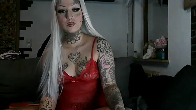 Snapshot of RoxxyInk chatting on February 11, 2026, 12:32 am RoxxyInk online show from February 11, 2026, 12:32 am