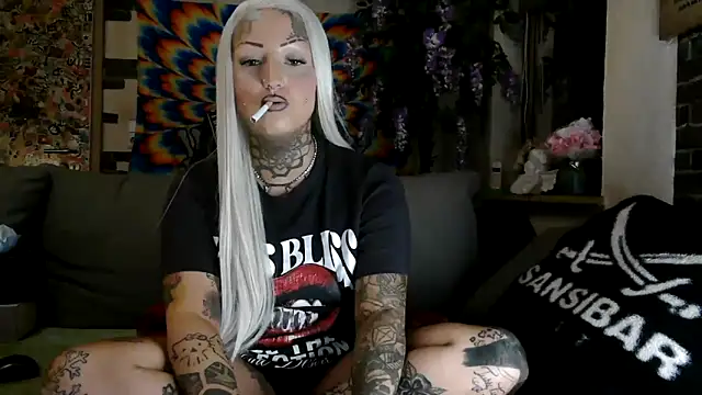 RoxxyInk online show from September 22, 2025, 9:32 pm