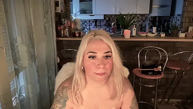 Monageil online show from March 3, 2025, 6:56 pm