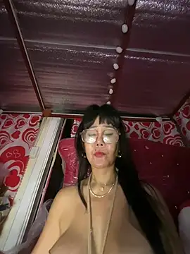 sweetieme online show from July 18, 2026, 1:30 pm