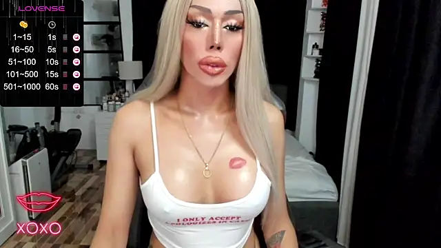 Forever MissCandace online show from October 16, 2025, 6:27 pm