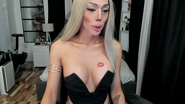 Forever MissCandace online show from December 21, 2025, 2:24 am