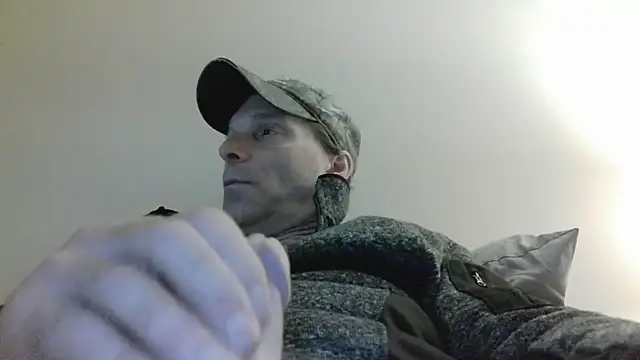 Snapshot of cumhere71 chatting on June 17, 2026, 6:02 am cumhere71 online show from June 17, 2026, 6:02 am