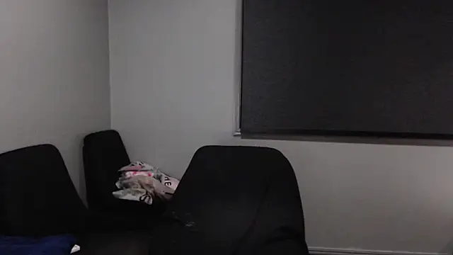 poisonivyx online show from February 27, 2025, 10:44 am