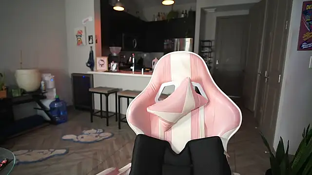 Snapshot of NSFWEros chatting on December 29, 2024, 7:06 am NSFWEros online show from December 29, 2024, 7:06 am